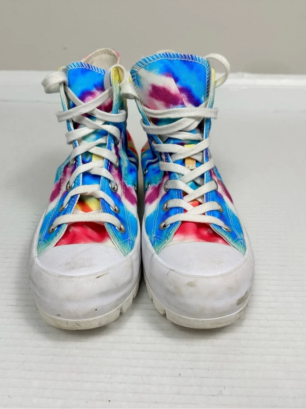 Converse CTAS Lugged Platform Sneakers in Rainbow Tie Dye Print Women's Size 7.5